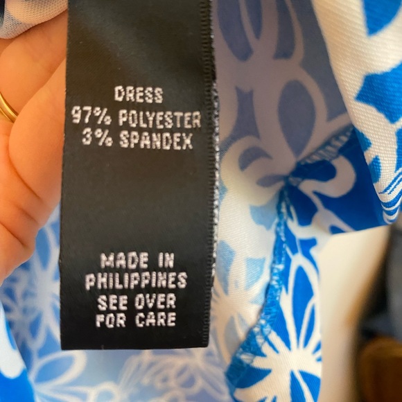 AGB Sleeveless Dress w/ Cutout - Picture 3 of 5